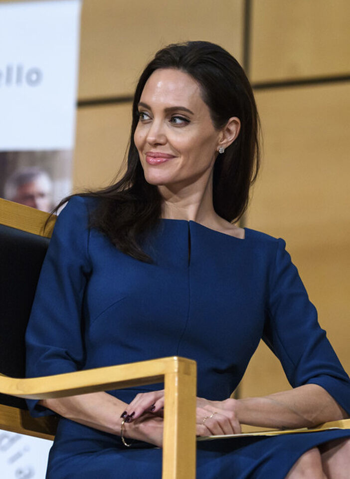 Celeb Angelina Jolie Inspired Elbow-Sleeve Split-Neck Sheath Dress in Navy AUS Item image 4