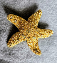 Vintage SWAROVSKI Textured Gold Tone Austrian Crystal Starfish Brooch Pin - $27.71
