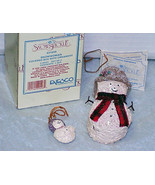 SNOWSNICKLE SNOWWOMAN Lidded Box With Tiny Snowman Ornament 1998 Enesco ... - £11.77 GBP