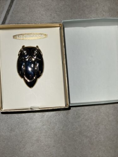 Liz Claiborne Two Tone Owl Brooch Pin Rhinestone Eyes In Original Box - $9.90