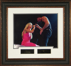 Faith Hill unsigned 11x14 Photo Engraved Signature Series Leather Framed w/ McGr - £87.77 GBP