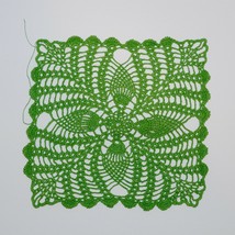 Vintage Crochet Cotton LaceGreen Square Doily Mat 10&quot; x 10&quot; - £7.76 GBP