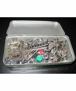 SINGER 36583 SIMANCO Sewing Machine Attachments c/w Antique Tin box - $61.53 CAD