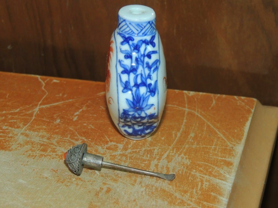 Chinese Porcelain 2.5" Snuff Bottle Foo Lion iron red overglaze blue underglaze Item image 5