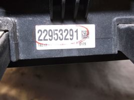 13-14-15 CADILLAC ATS  2.0L /  ENGINE BAY /FUSE/RELAY/BOX image 2