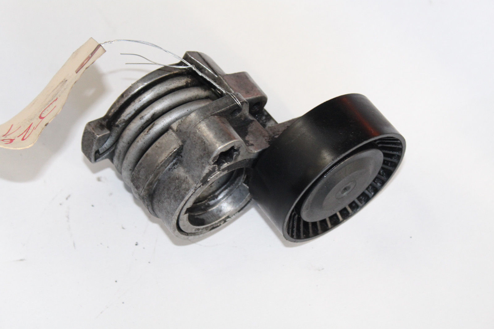 2002-2005 BMW E65 745I 745Li DRIVE BELT TENSIONER WITH PULLEY DRIVER LEF... - $37.84