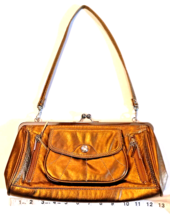 Nine West Women&#39;s Shoulder Bag Metallic Gold Leather Kiss Lock Pockets Zipper - £21.30 GBP