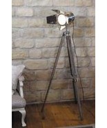 Stirum 140cm Tripod Floor Lamp - $2,408.90 MXN