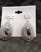 beautiful pierced earrings metal lace like design - £15.97 GBP