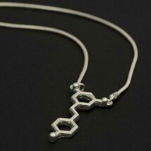 RESVERATROL RED WINE MOLECULE NECKLACE 16&quot; Chain Chemisty Jewelry Scienc... - $165.43 MXN