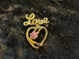 Rare Vintage Signed Gerry&#39;s Love Heart Pin Brooch - £3.14 GBP