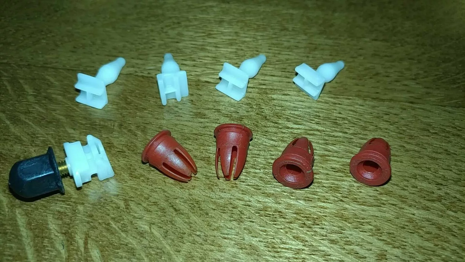 Mercedes W140 Front fender clips (10pcs) - $94.46 CAD