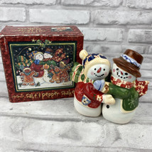 Susan Winget Hugging Snowmen Salt &amp; Pepper Shakers In Box Read Description. - £9.72 GBP