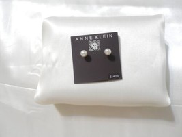 Anne Klein 1/4&quot; Gold Tone 7mm Pearl Stud Earrings Y617 - £9.05 GBP