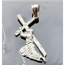 VINTAGE 925 STERLING SILVER JESUS CARRYING CROSS PENDANT MEDAL AT - $1,154.17 MXN