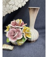 Vintage Capodimonte Large Flower Bouquet Center Piece Flowers Vase Italy - $44.55