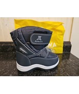 NEW Toddler Boy&#39;s 9 Boots Apakowa Gray Faux Fur Lined No Tie Waterproof ... - $33.78 CAD