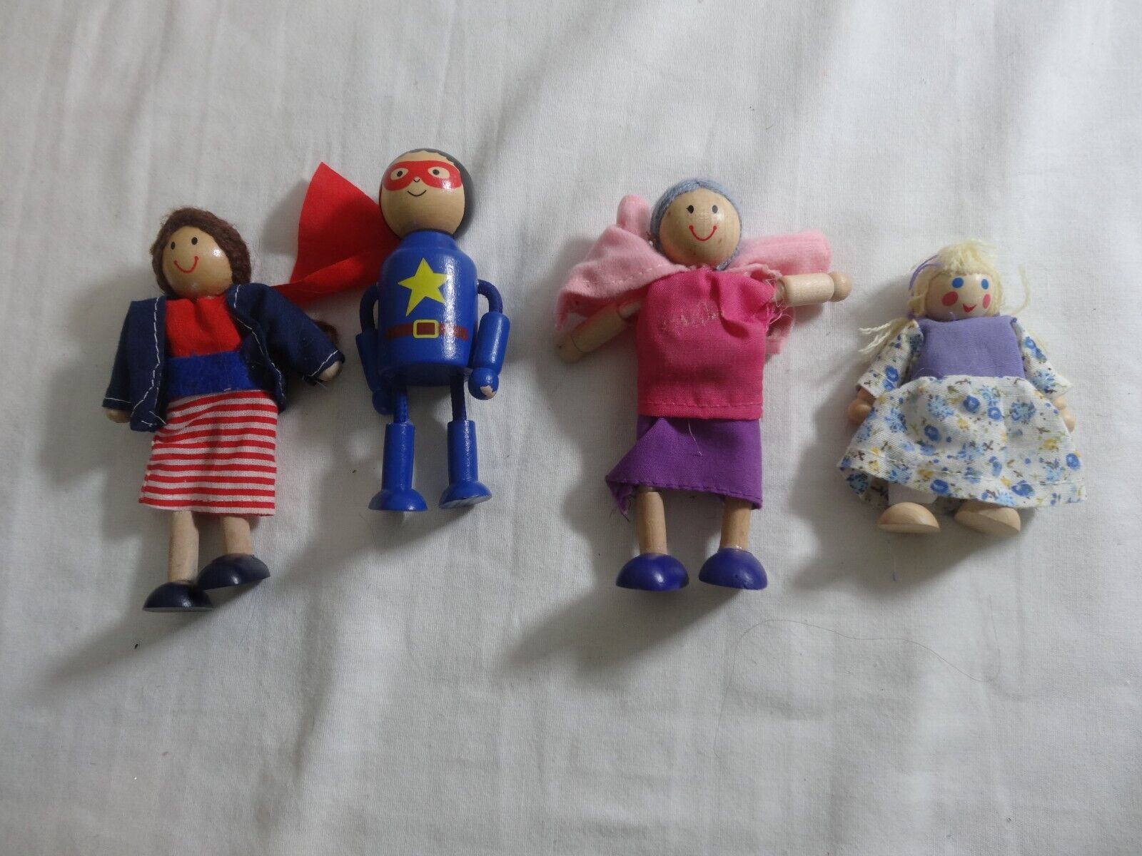 Melissa And Doug Wooden Doll Family Lot Of 4 Figures Dolls Cloth Wood - £8.57 GBP