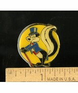 VINTAGE 1994 PEPY LE PEW WARNER BROS ENAMAL PIN  - $27.28 CAD