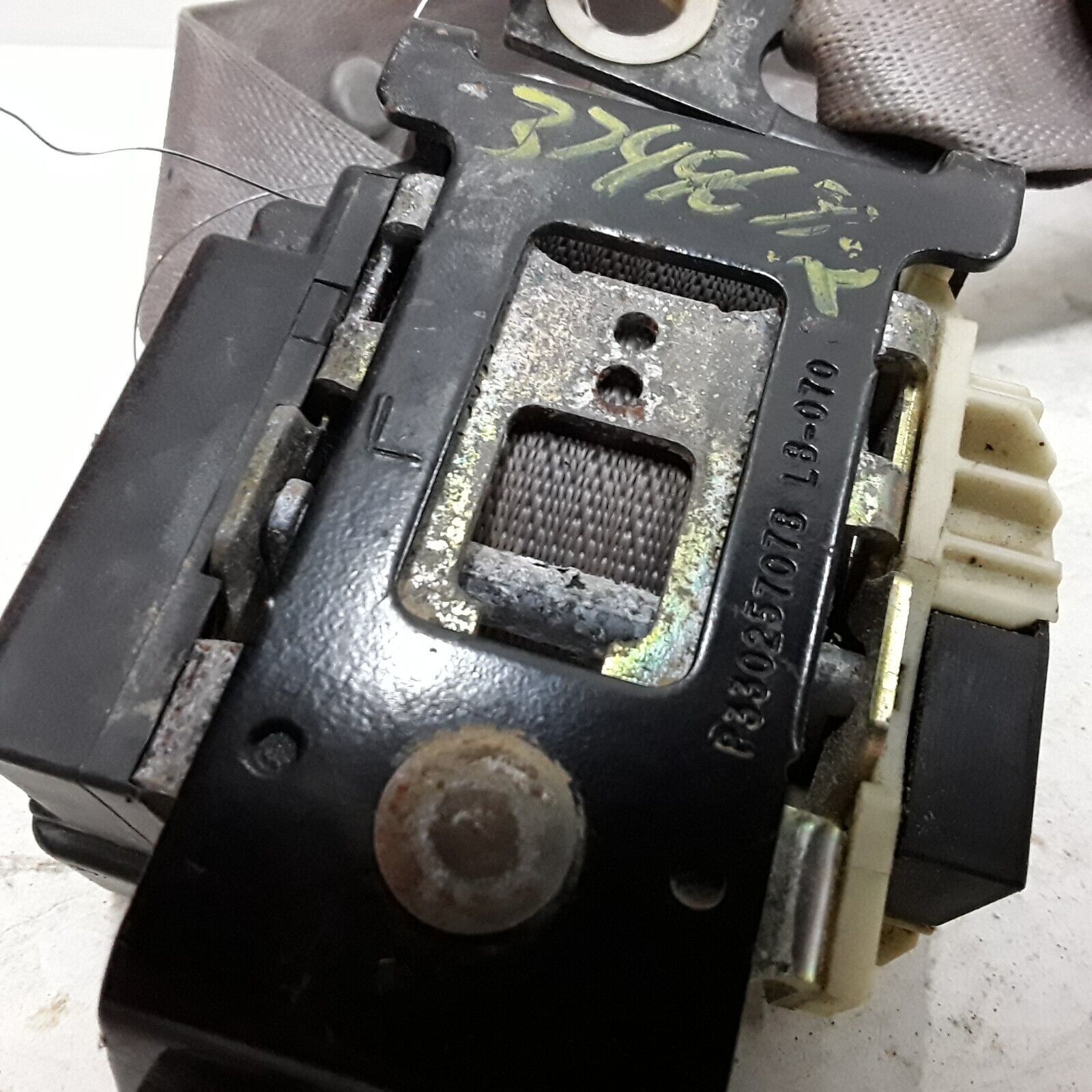04 05 06 07 Ford Taurus left driver's gray seat belt retractor OEM Item image 2