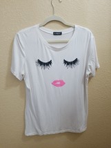 White Women&#39;s T-shirt 2XL Graphic Eye Lashes &amp; Pink Lips - £12.24 GBP