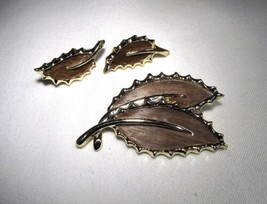 Vintage Sarah Coventry Leaf Brooch &amp; Earrings Set with Wood Look ETC3504 - £17.35 GBP