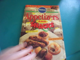 Pillsbury Appetizers and Snacks Cookbook - Vintage - $6.00