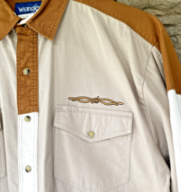 VTG Wrangler Pearl Snap Shirt Western Mens LARGE Pockets Embroidered Barbed Wire - £44.45 GBP