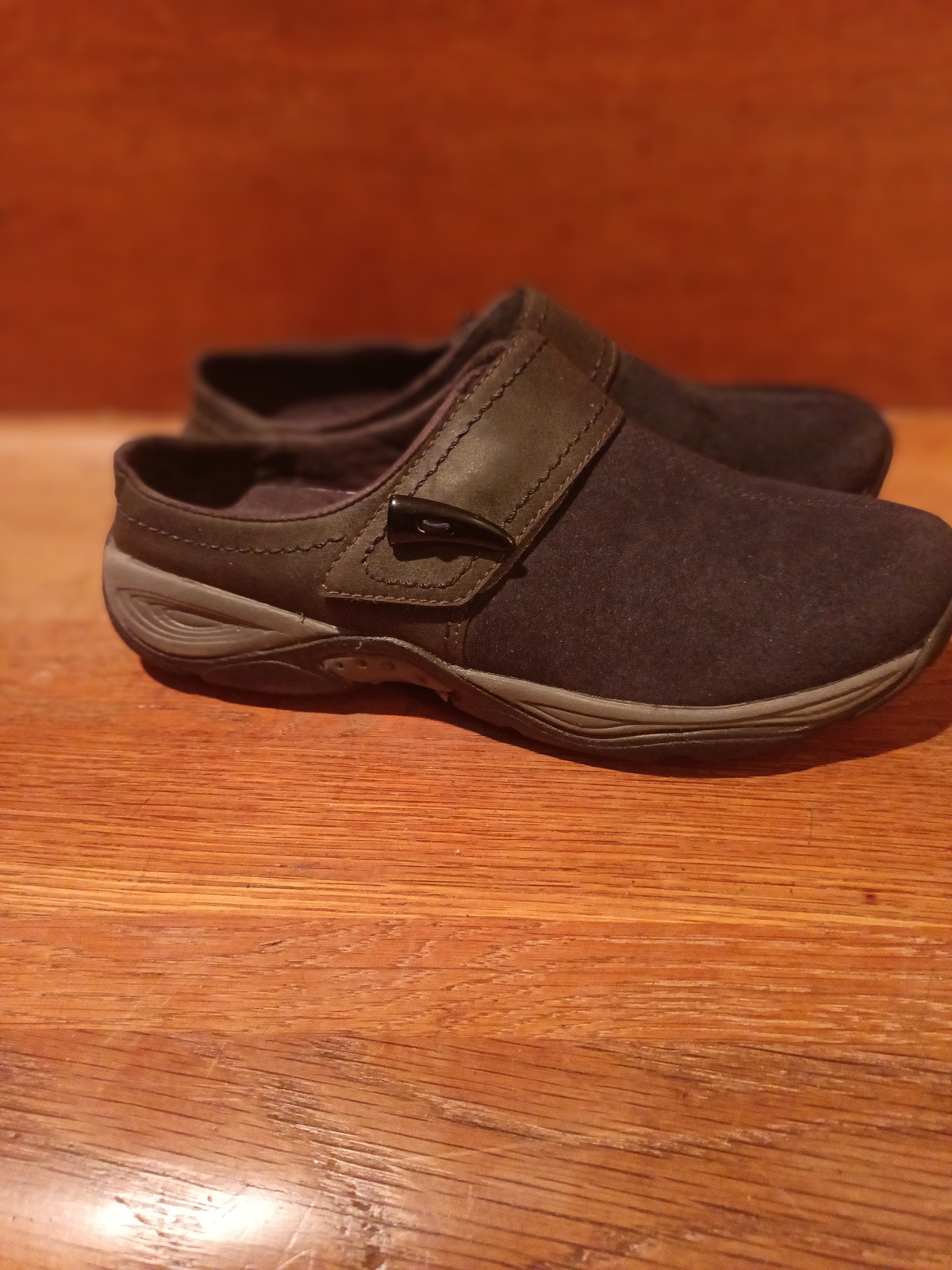 Easy Spirit Explore 24 Slip On Shoes 7 1/2 M - $5.00