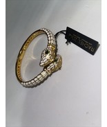Rachael Zoe Double head snake clasp bracelet with beautiful green eyes NEW - $401.52 CAD