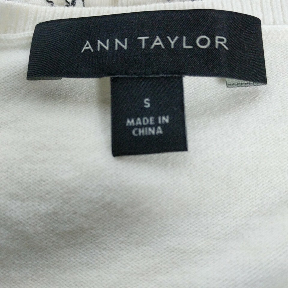 Ann Taylor Heavyweight Sweater Small Cream Geometric Lace Fringe Long Sleeve Item image 4