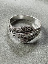 Faux Marcasite w Thin Curlicue Center Silvertone Band Ring Size 7 – 3/8th’s inch - £9.02 GBP