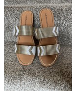 Soft Surroundings Sandals Womens Sz 9 Slide Gold White Slip On Vacation Dressy - $37.39