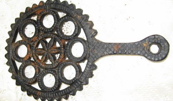 Hearth Trivet - Cast Iron-Circle w/ Sawtooth Edge- #28- USA - $12.00