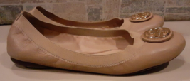 Tory Burch Tan Leather Caroline Ballet Flats Size 7 Gold Logo RR - $25.73
