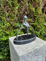 Sitting Grace – Bronze Sculpture. 23x21x10cm - 1.8Kg - $3,536.66 MXN