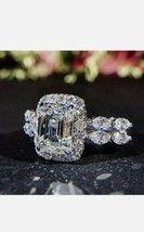 14K Oro Blanco Chapado 2.50Ct Moissanita Diamante Emerald Corte Halo Compromiso - £136.36 GBP