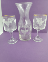 VTG Etched Glass Grapes  CARAFE  DECANTER Set w/ 2 Gold Rim Wine Glasses - $19.99