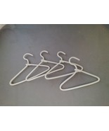5 White Wire Hangers for 18&quot; doll clothes  - $93.47 MXN