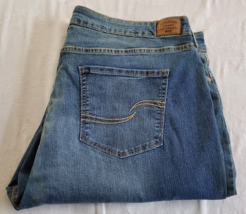NWT Levi Strauss Signature Curvy Straight Stretch Blue Jeans Size 22M Mi... - $21.77