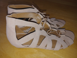 CLARKS LADIES BEIGE SUEDE LEATHER LACE-UP SANDALS-8-GENTLY WORN-CUTE - £16.30 GBP
