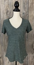 Under Armour Heat Gear Shirt Women&#39;s Medium Fitted Stretchy Green #1254026 - $20.59