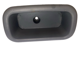 01-07 USED GENUINE OEM CHRYSLER TOWN &amp; COUNTRY DOOR HANDLE PULL CUP, PN ... - $13.85