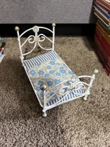 vtg mini Dollhouse Bedroom Furniture Metal Bed spread painted antique look - £10.68 GBP