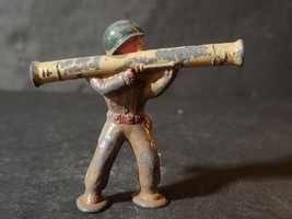 BARCLAY MANOIL TOY LEAD SOLDIER  VINTAGE BAZOOKA SHOULDER MOUNTED  POD F... - $164.85 MXN