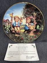 Danbury Mint Hummel Plate Collection Companions Apple Tree Boy and Girl VA6850 - £6.91 GBP