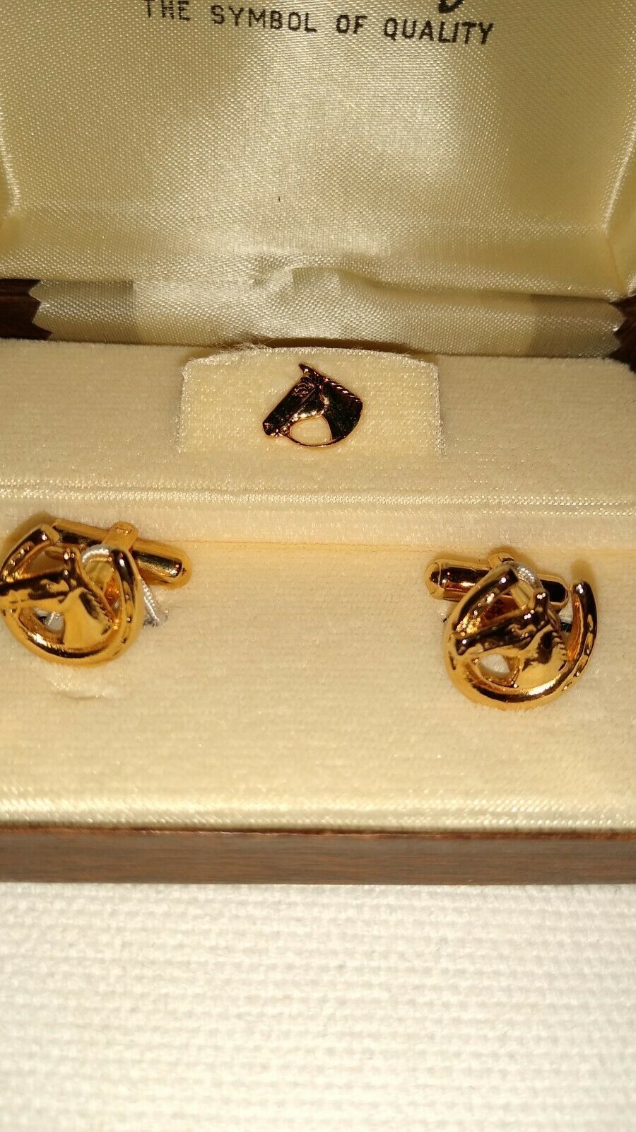 horseshoe cufflinks and tie tack - $38.41