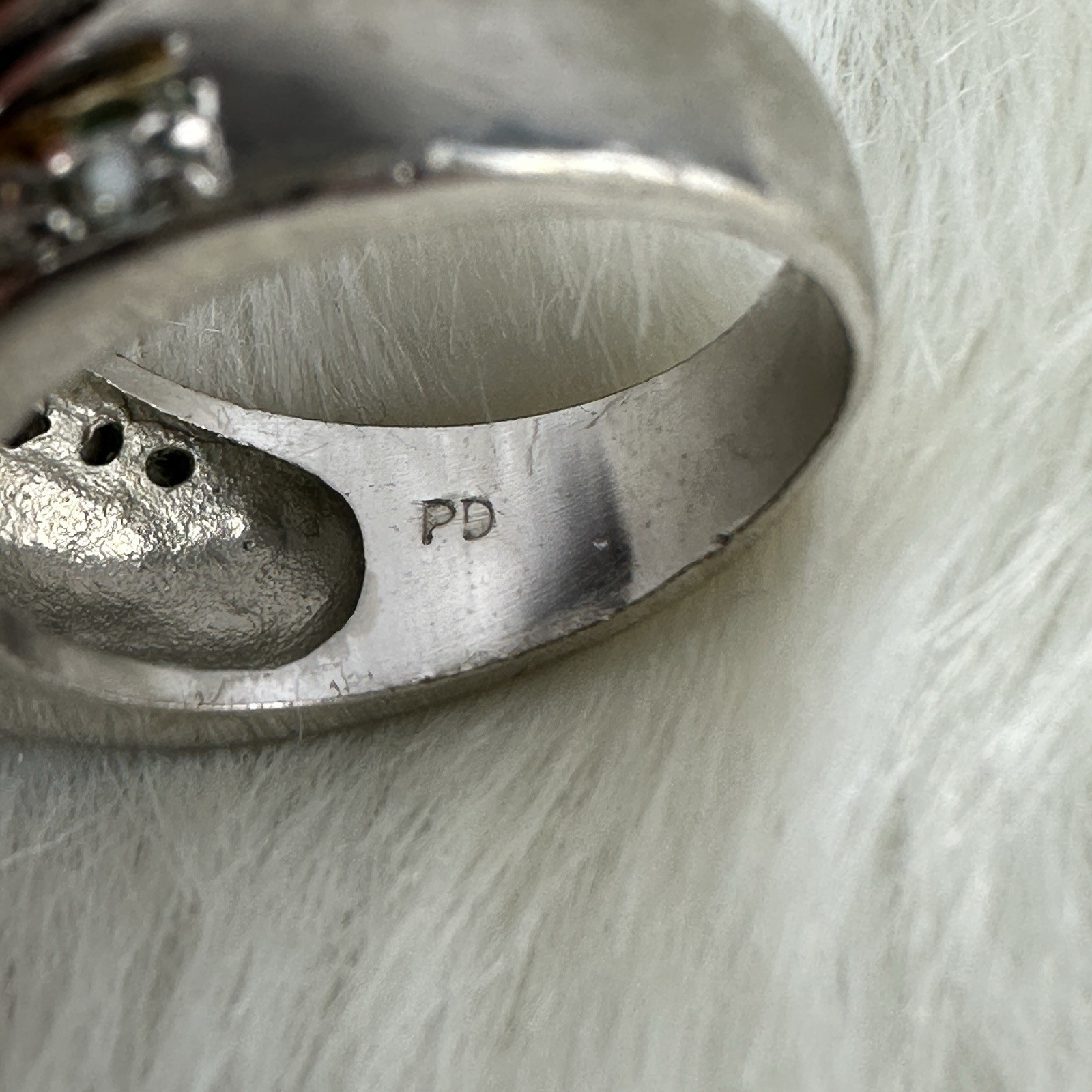 Premier Designs Ring Size 8 Silver Tone With Rhinestone Accents Item image 3