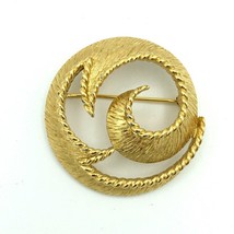 CROWN TRIFARI vintage abstract swirl pin - brushed texture goldtone 1.75&quot; brooch - £14.47 GBP