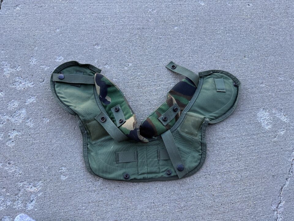 GENUINE USGI WOODLAND YOKE AND COLLAR PROTECTOR WITH INSERTS  - SIZE MEDIUM - $42.08